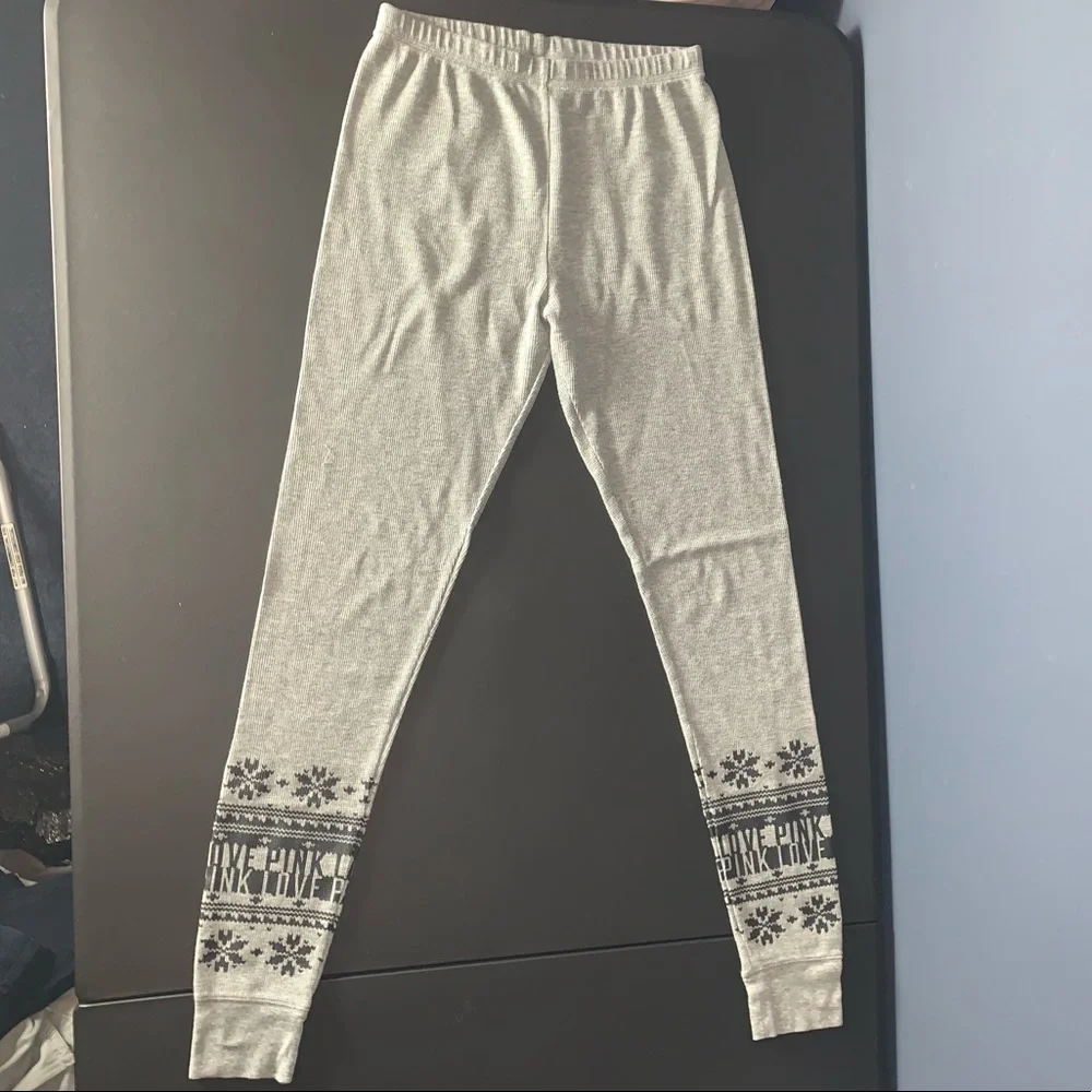 VS Pink waffle knit legging pants rare 😍 - Picture 2 of 10